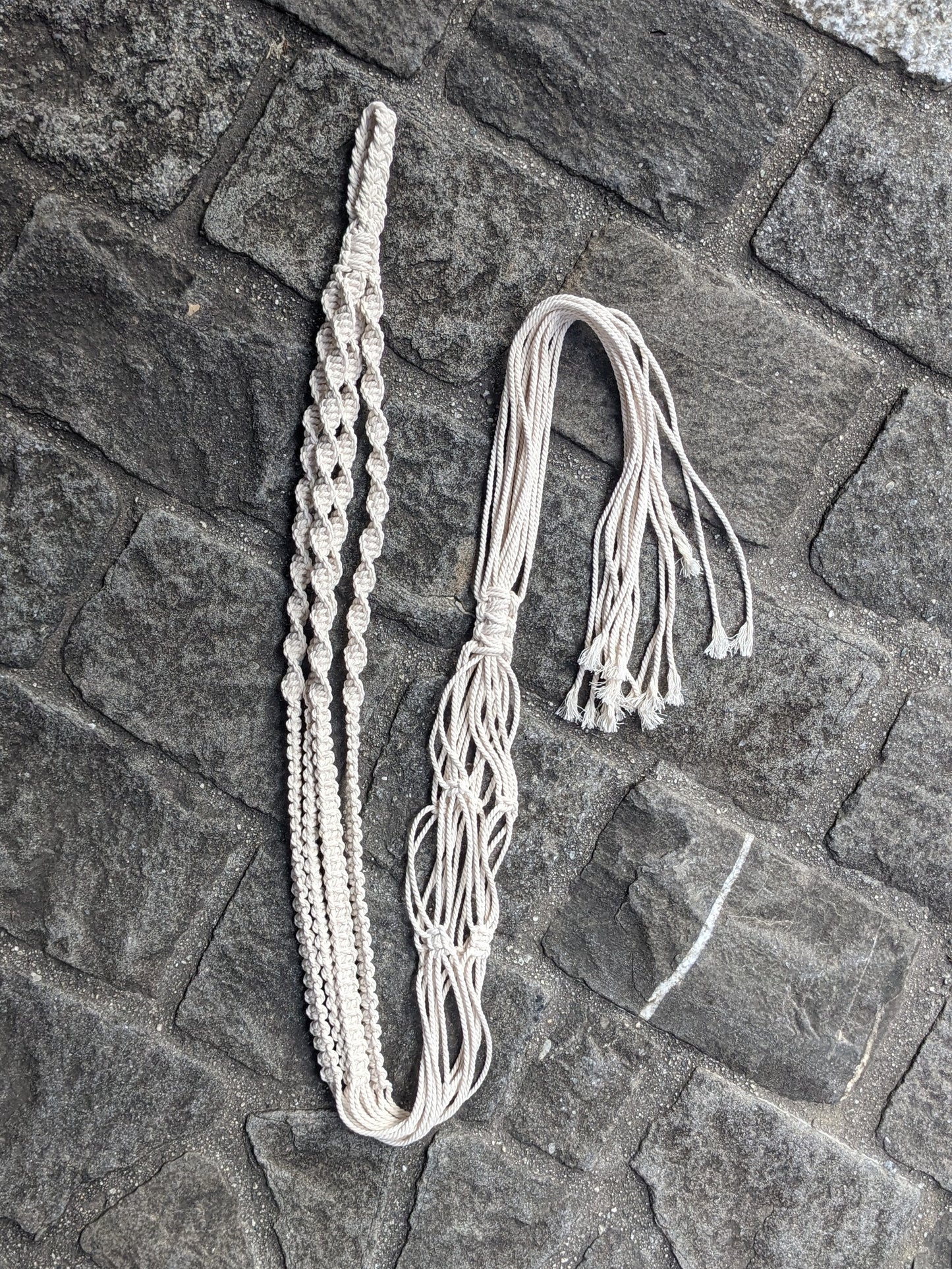 Makramee-Pflanzenaufhänger – 80 cm (natur)