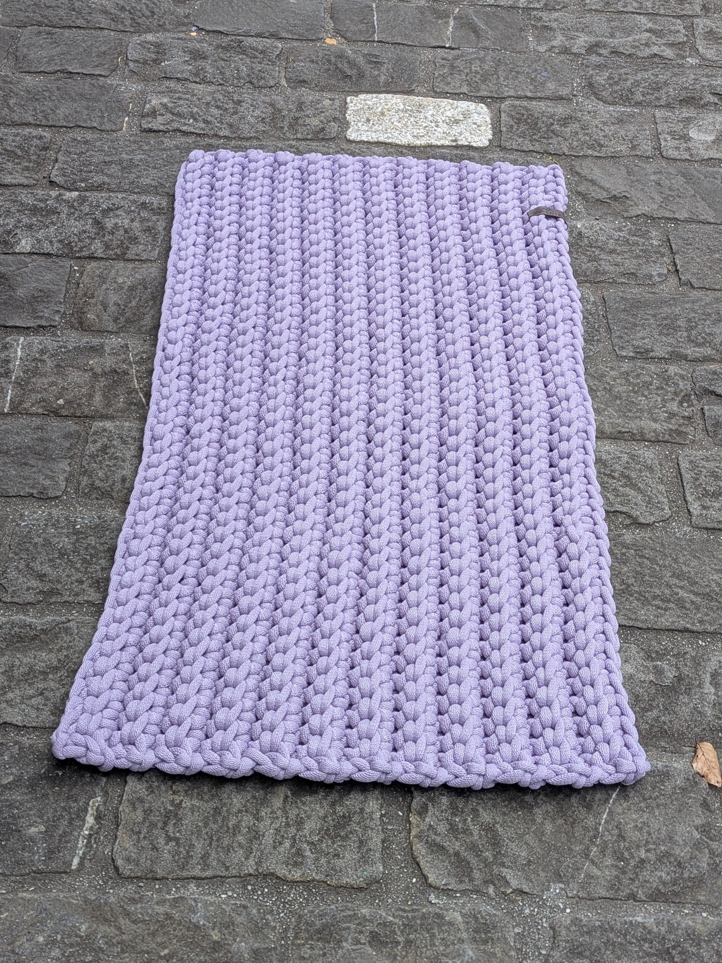 Teppich im Rippenmuster (9mm Garn)