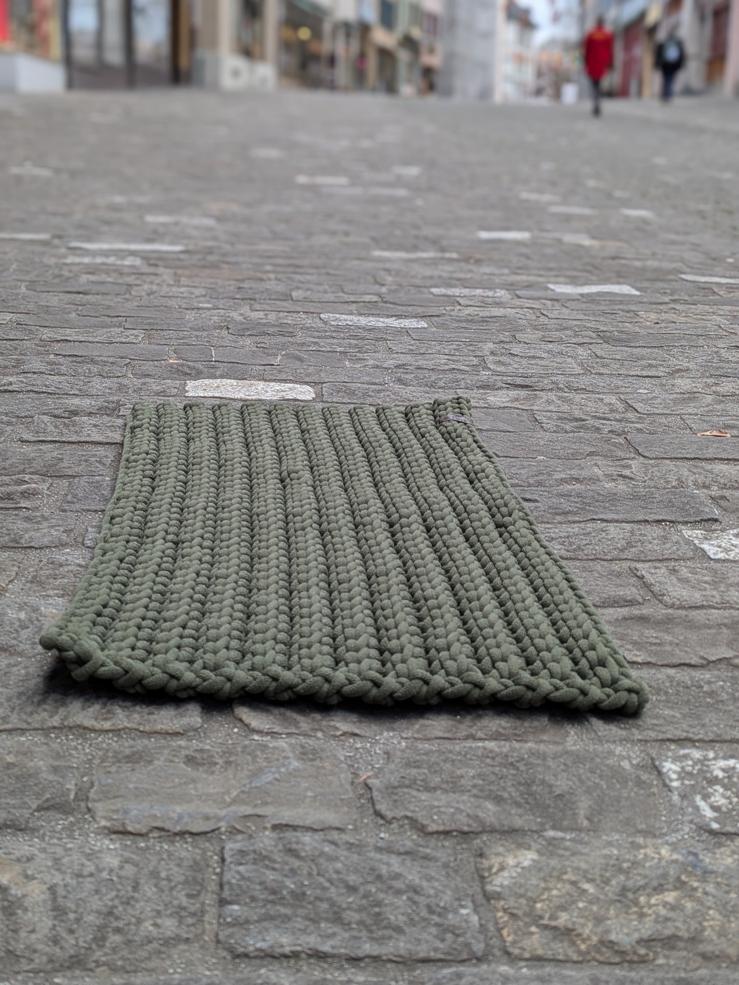 Teppich im Rippenmuster (9mm Garn)