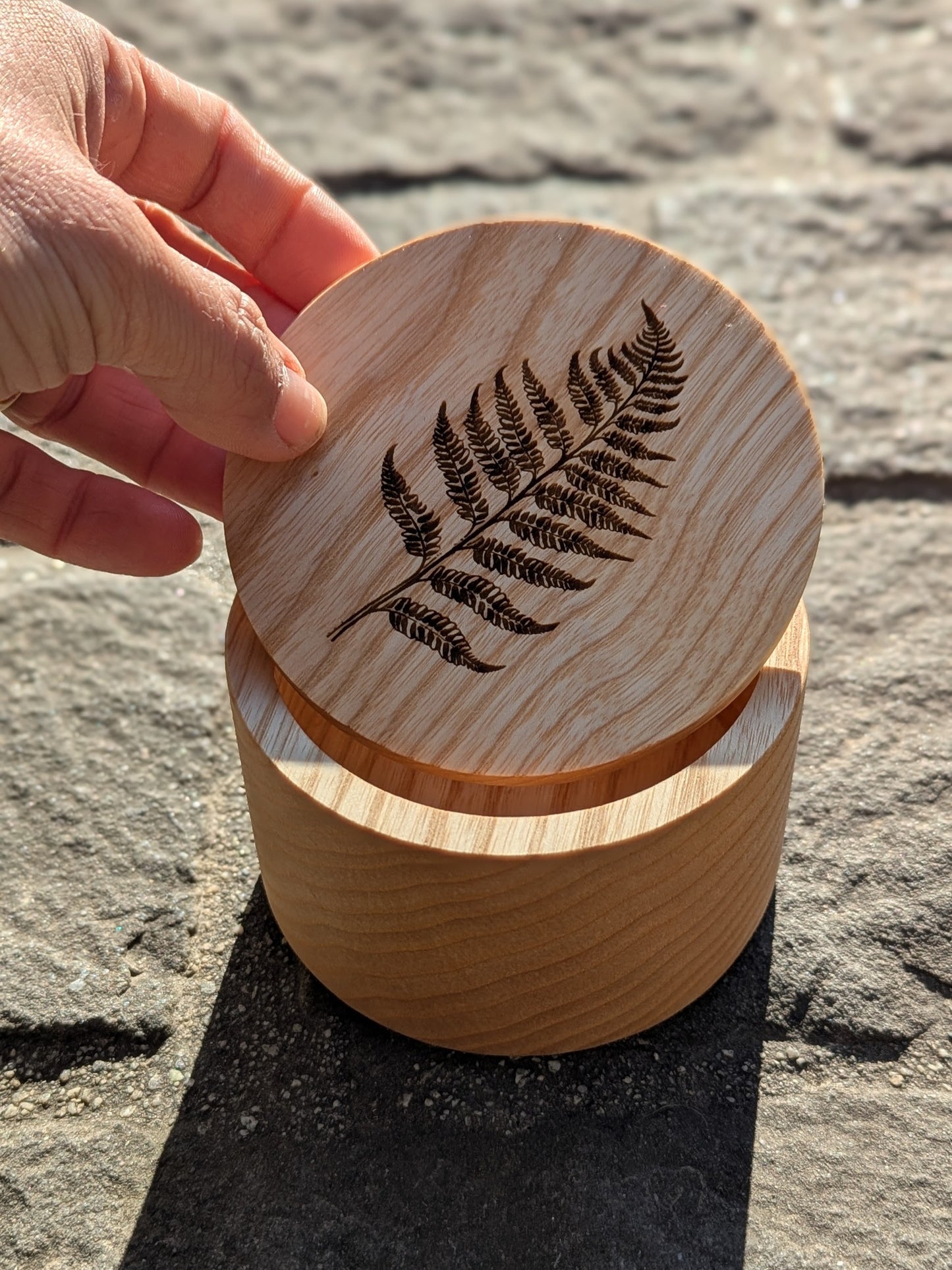 Holzdose Esche