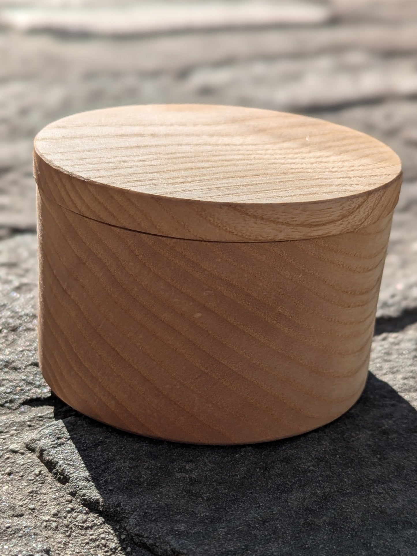 Holzdose Esche