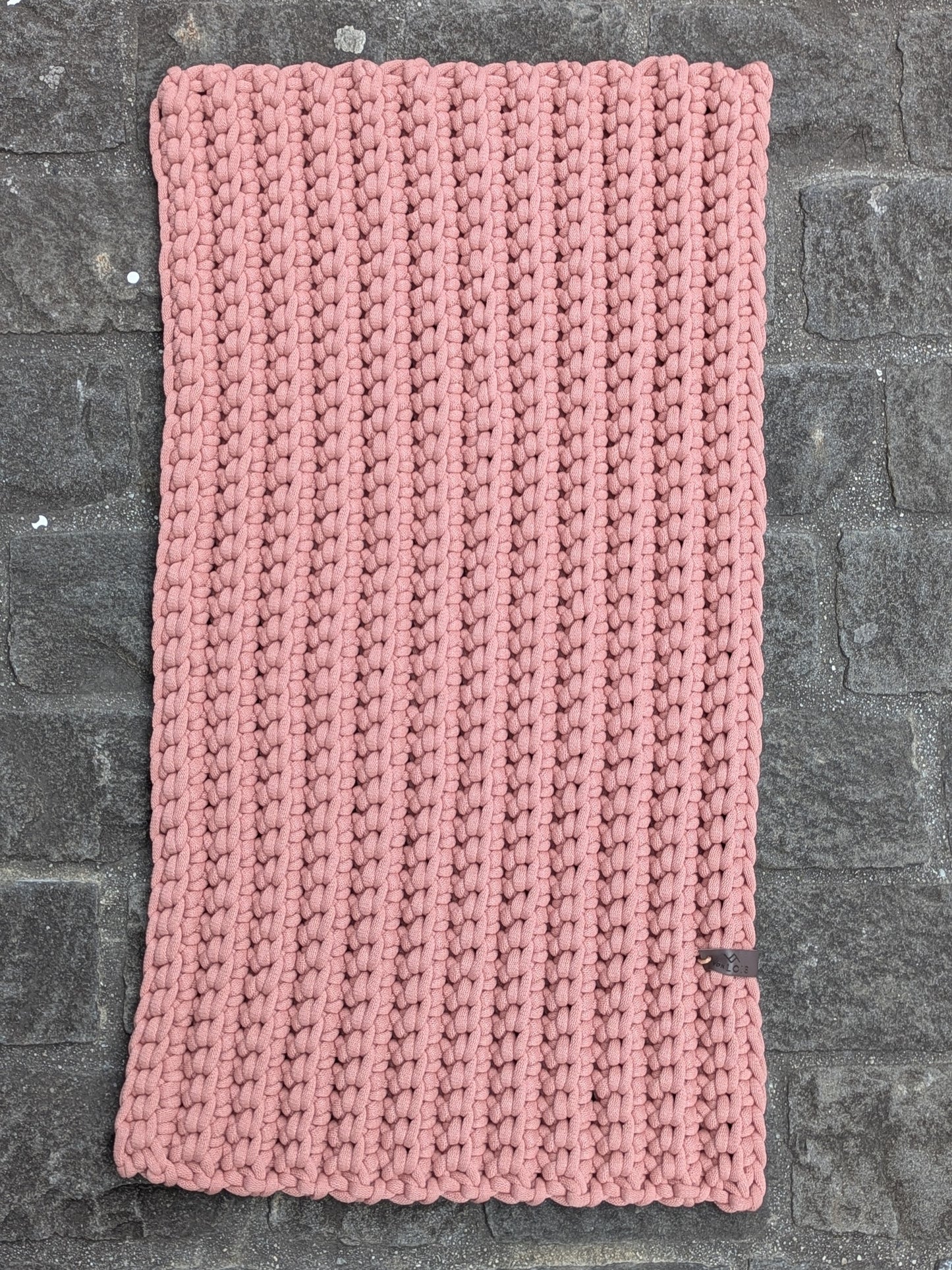 Teppich im Rippenmuster (9mm Garn)