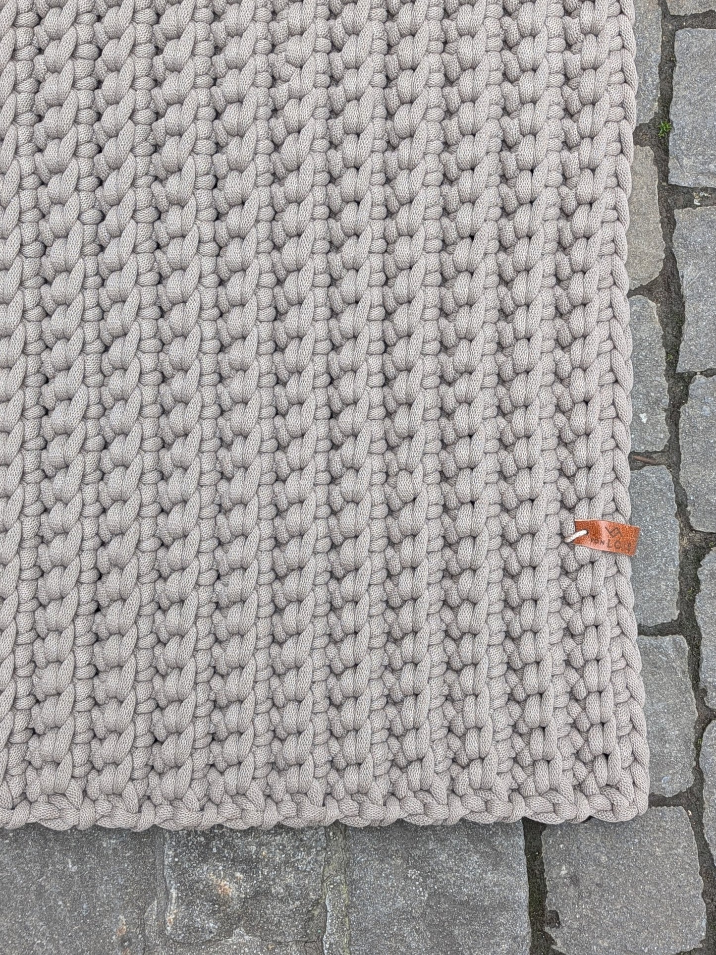 Teppich im Rippenmuster (9mm Garn)
