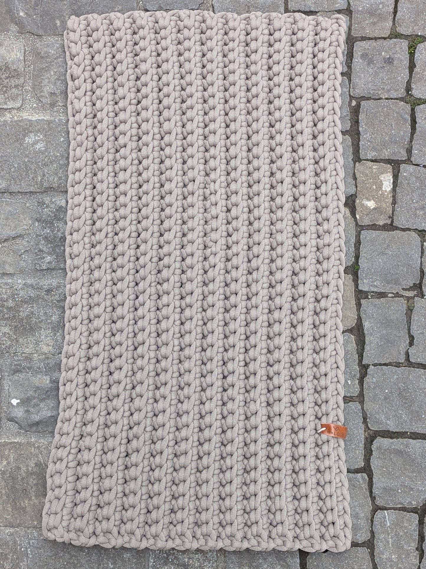 Teppich im Rippenmuster (9mm Garn)