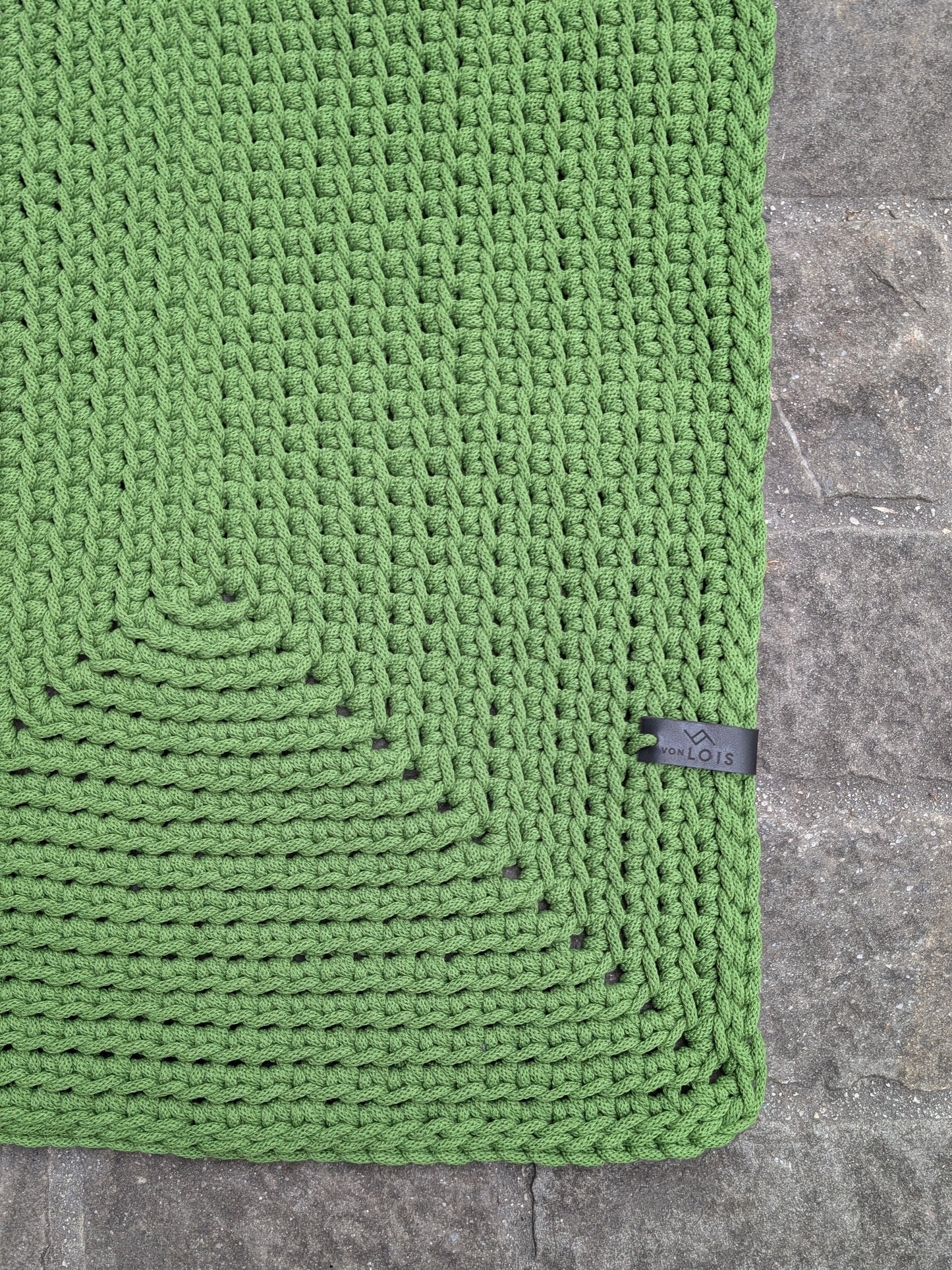 Teppich aus recycelter Baumwolle Moss green (5mm Garn)