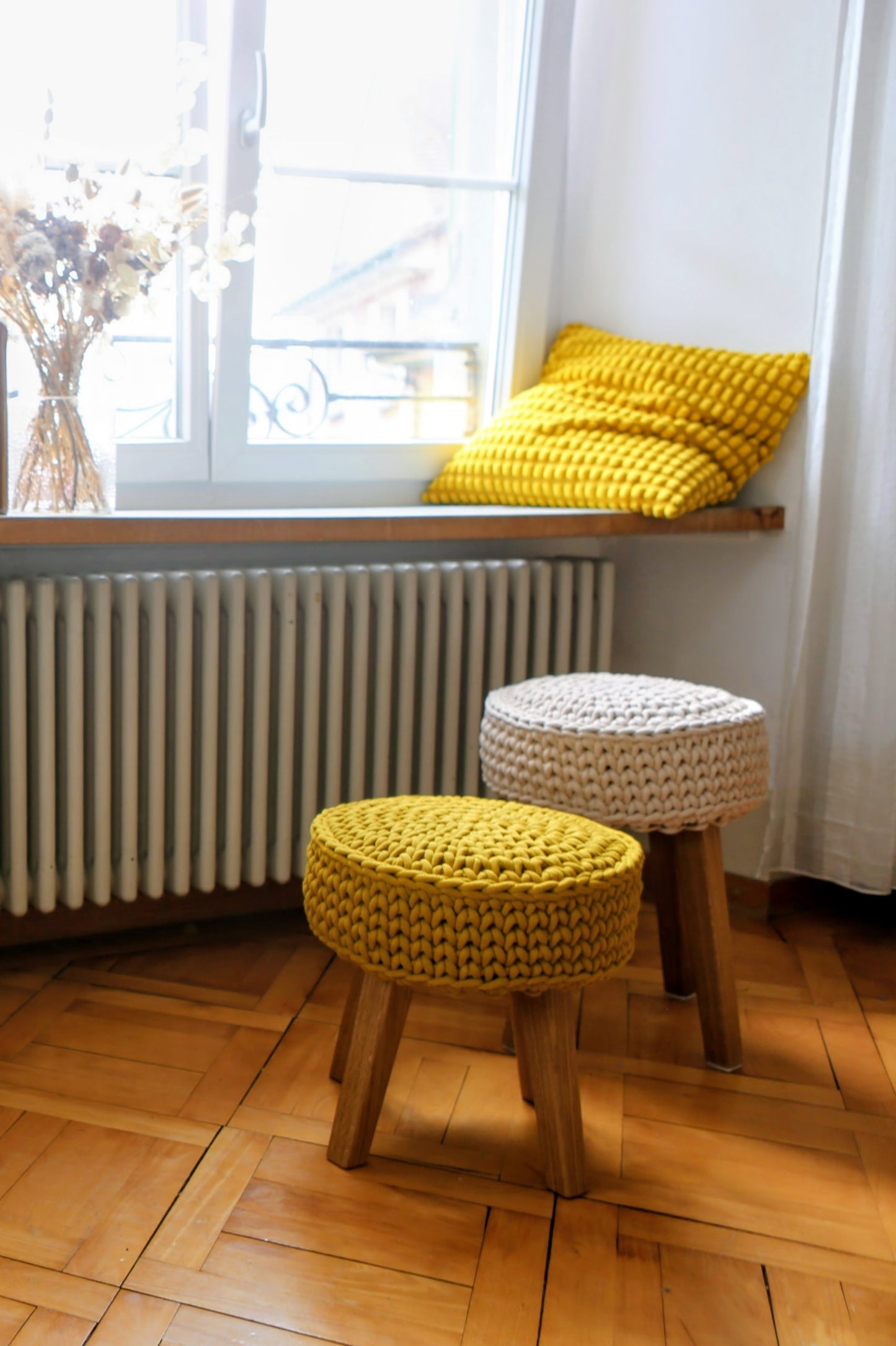 Hocker aus Eichenholz – handgemacht klein