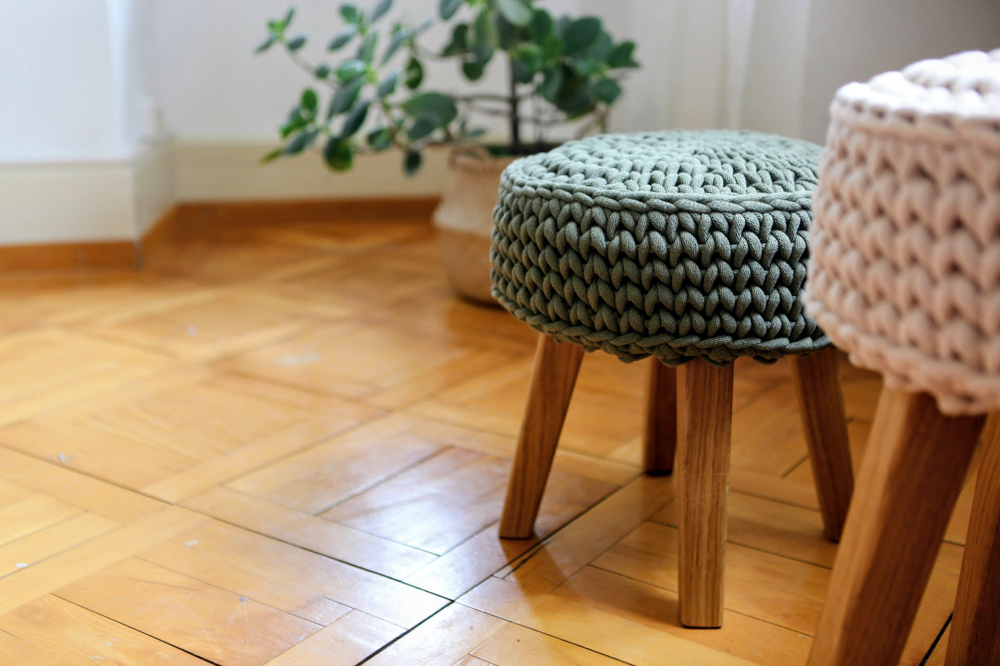 Hocker aus Eichenholz – handgemacht gross