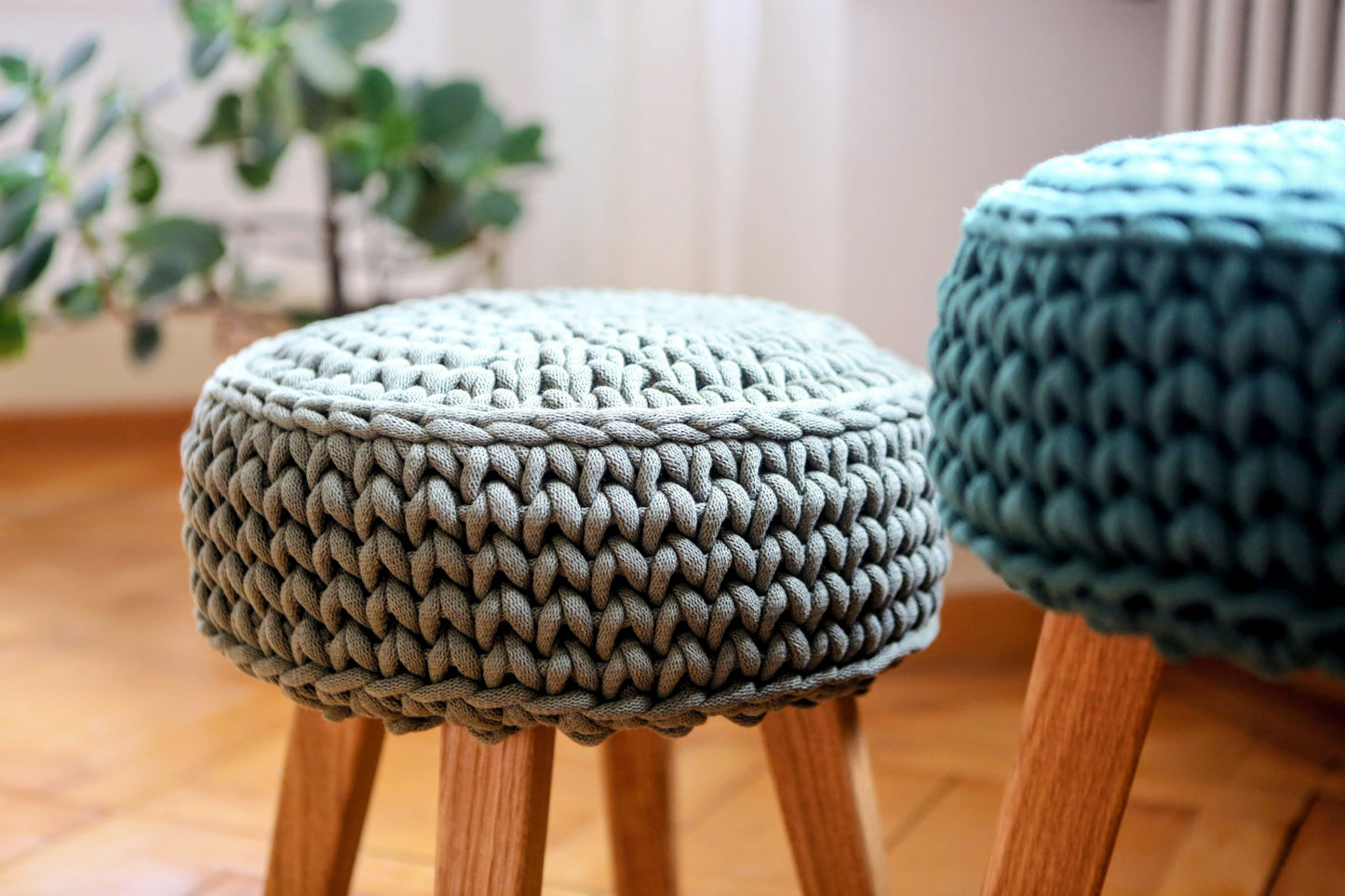 Hocker aus Eichenholz – handgemacht gross