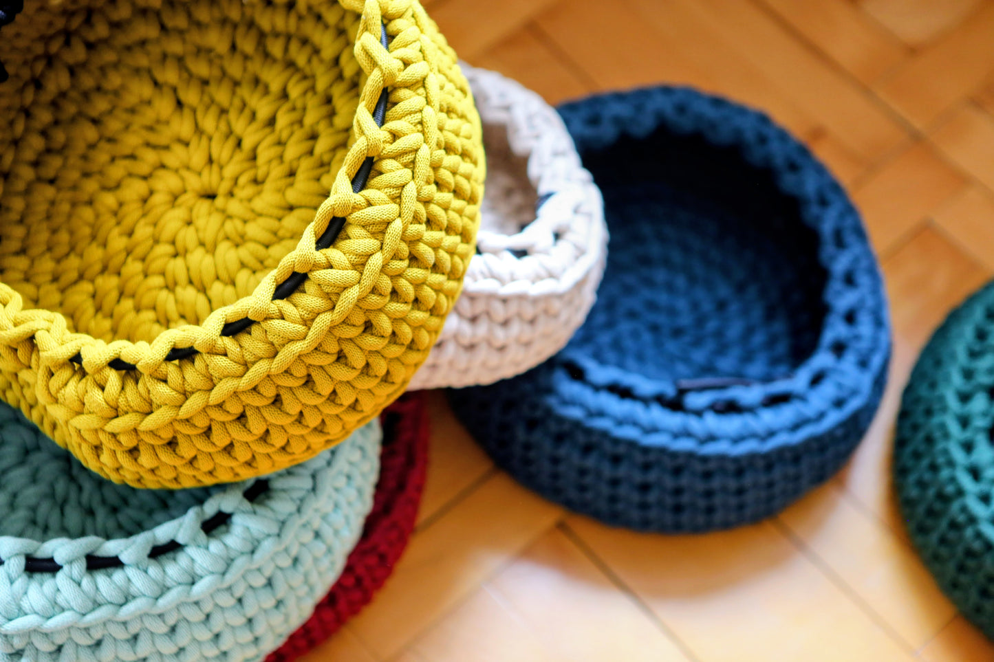 Hocker aus Eichenholz – handgemacht gross