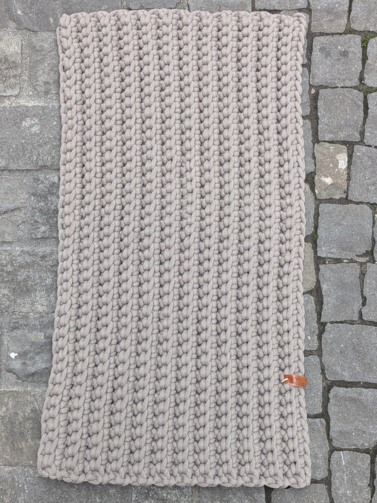 Teppich im Rippenmuster (9mm Garn)