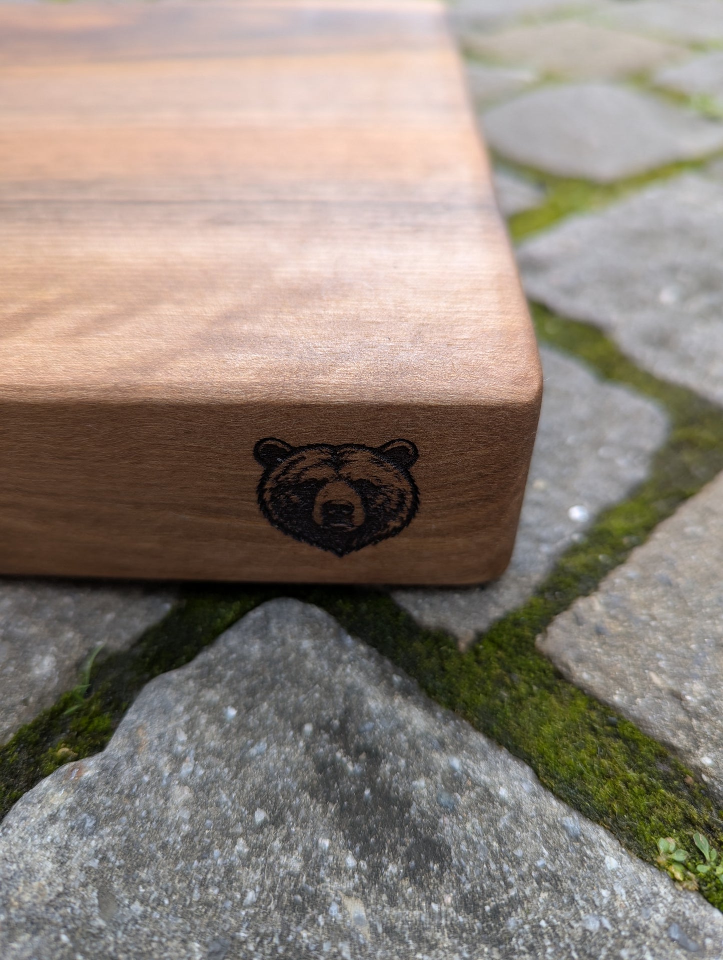 Grizzly Brett – Küchenbrett aus Nussbaum