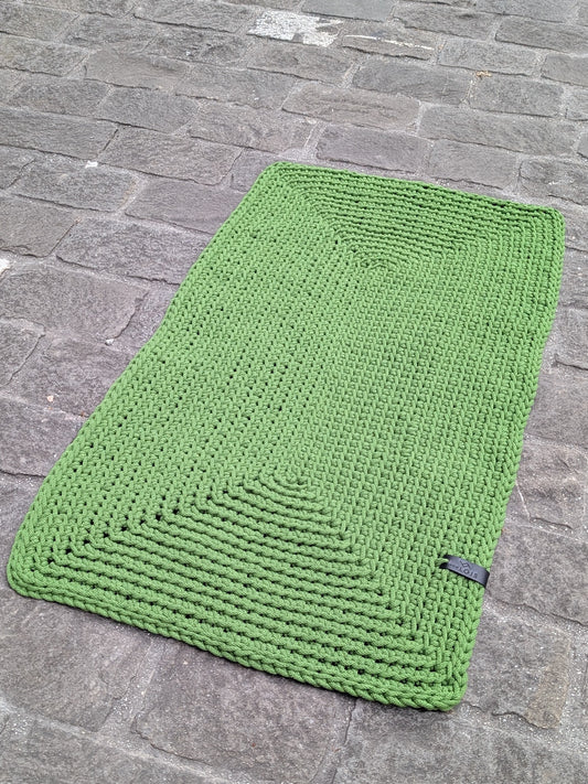 Teppich aus recycelter Baumwolle Moss green (5mm Garn)